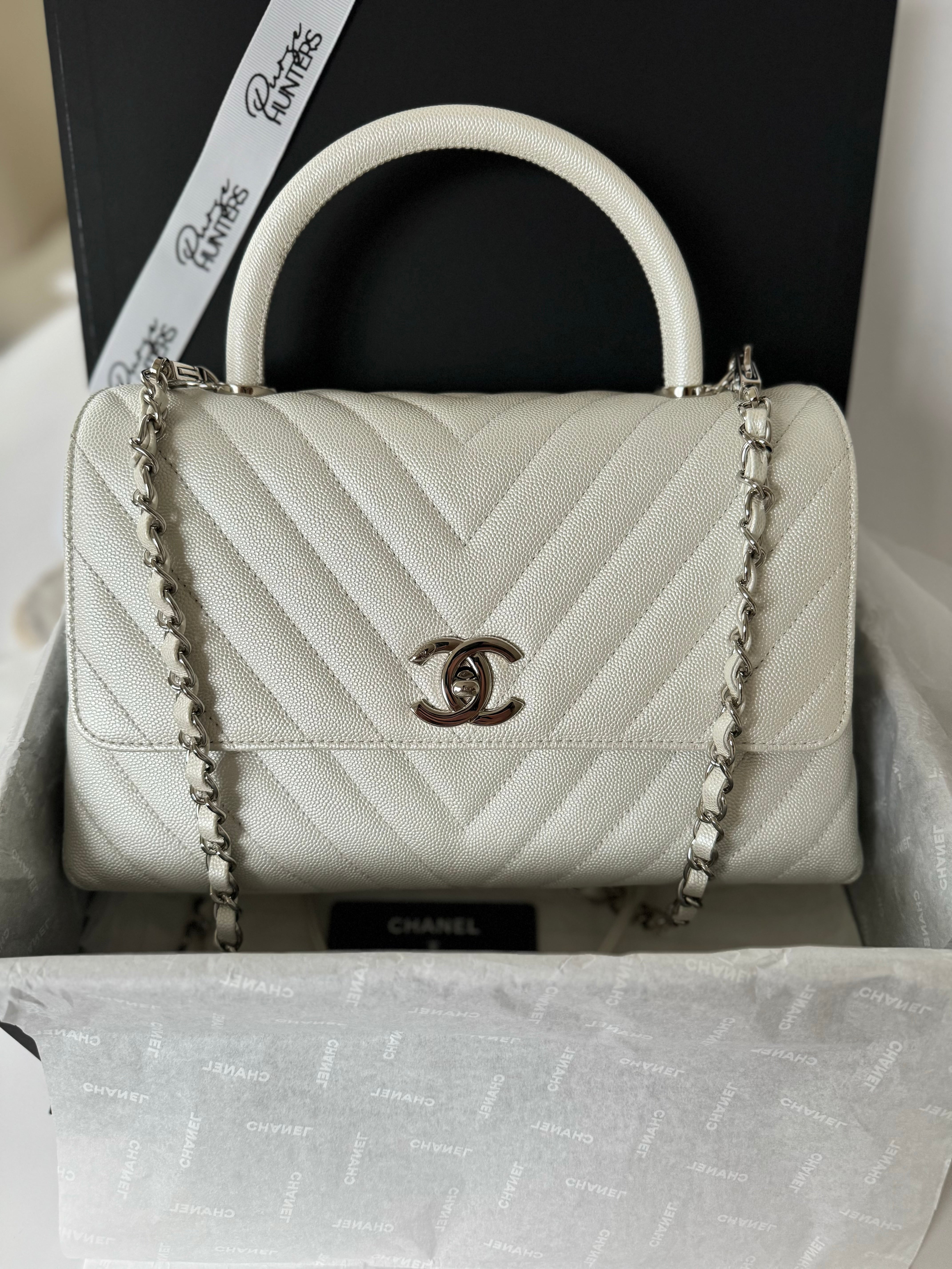 19k Coco Medium Top Handle In White iridescent Caviar