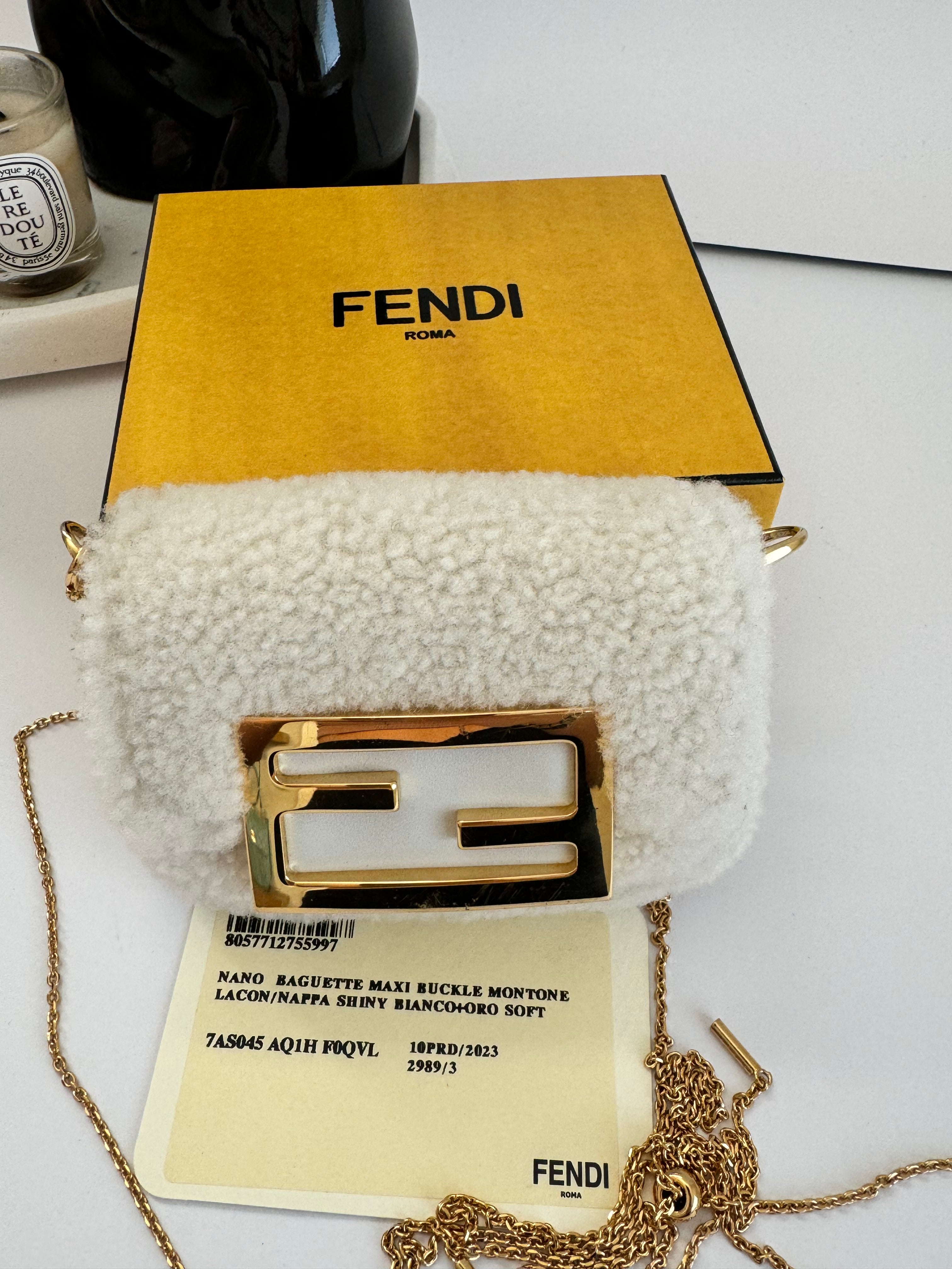 Fendi NANO BAGUETTE MAXI BUCKLE Sheering